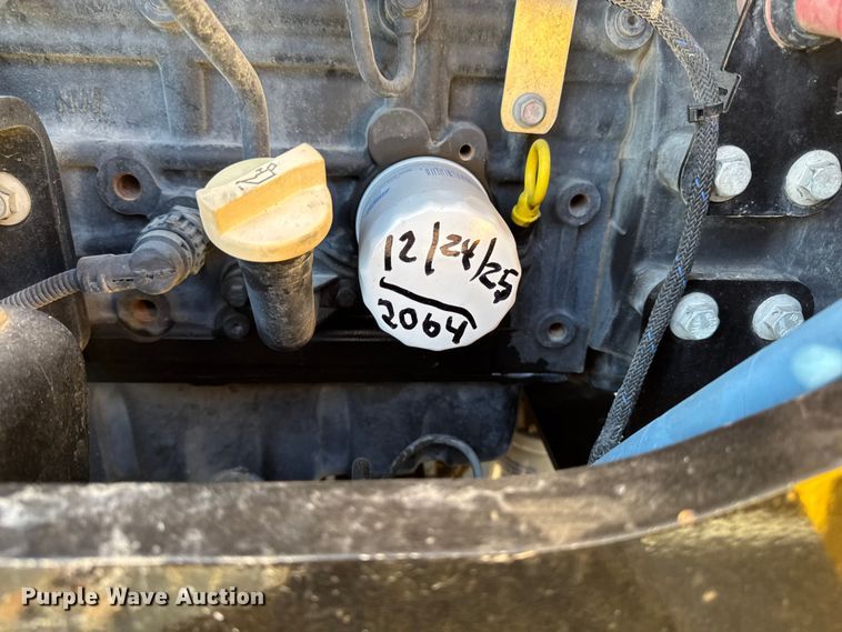 image for item OE9541 2020 Vermeer RTX1250i2 vibratory cable plow