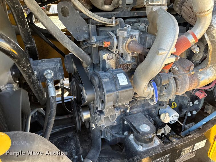 image for item OE9541 2020 Vermeer RTX1250i2 vibratory cable plow