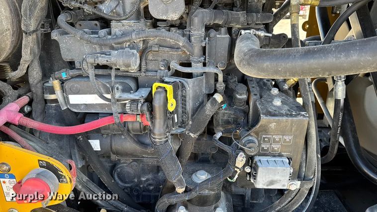 image for item OE9541 2020 Vermeer RTX1250i2 vibratory cable plow