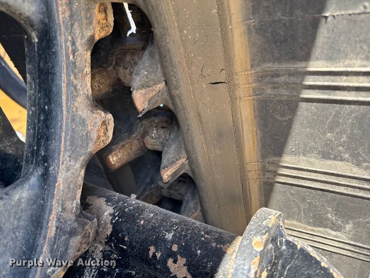 image for item OE9541 2020 Vermeer RTX1250i2 vibratory cable plow