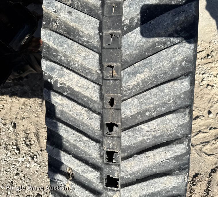 image for item OE9541 2020 Vermeer RTX1250i2 vibratory cable plow