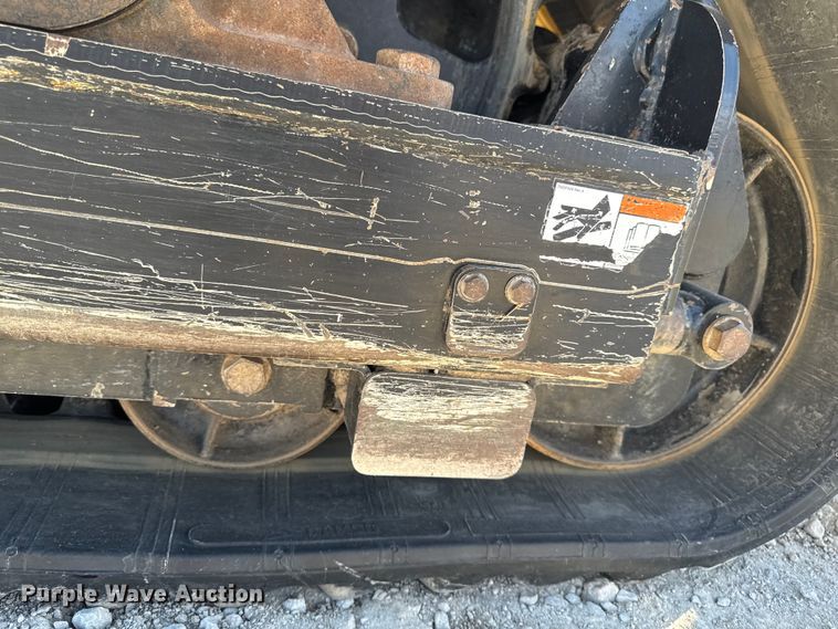 image for item OE9541 2020 Vermeer RTX1250i2 vibratory cable plow