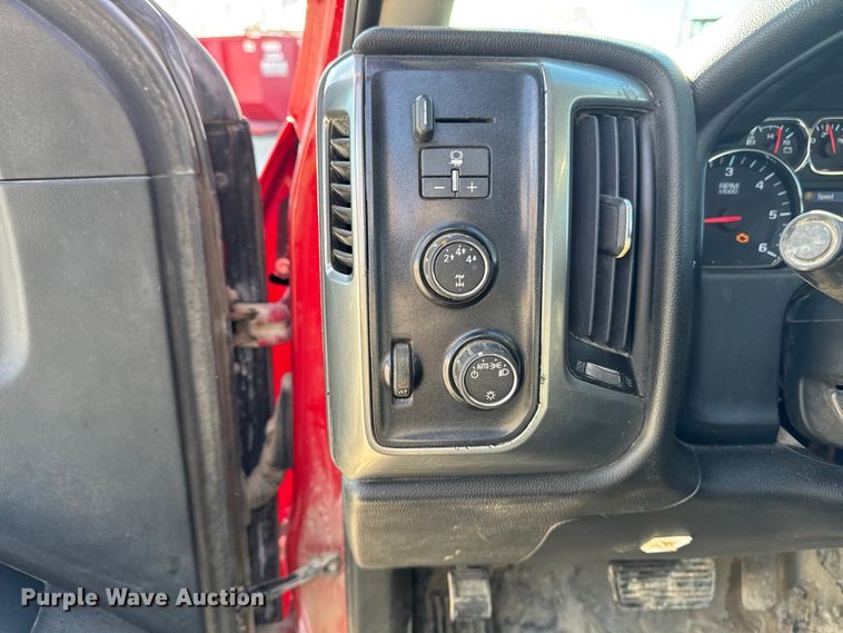 image for item OE9543 2015 Chevrolet Silverado 2500HD Ext. Cab pickup truck