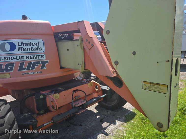 image for item YA1073 2014 JLG boom lift
