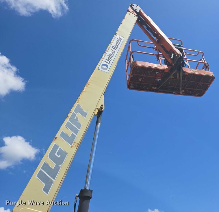 image for item YA1073 2014 JLG boom lift