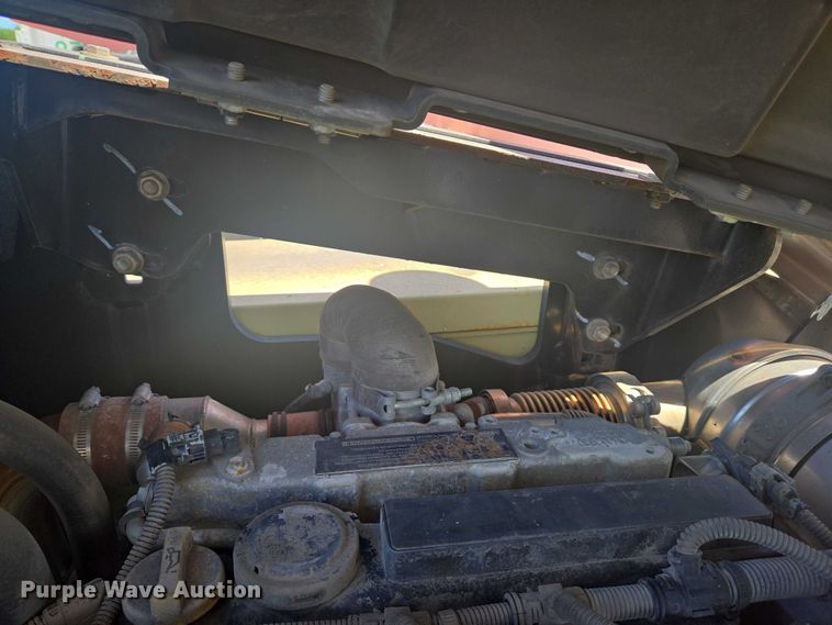 image for item YA1073 2014 JLG boom lift