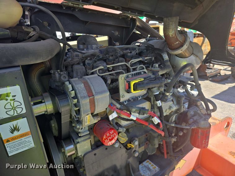 image for item YA1073 2014 JLG boom lift