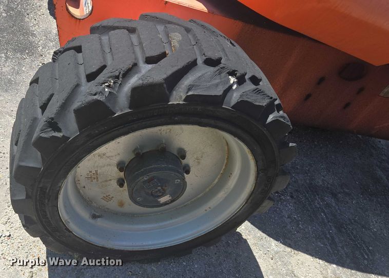 image for item YA1073 2014 JLG boom lift