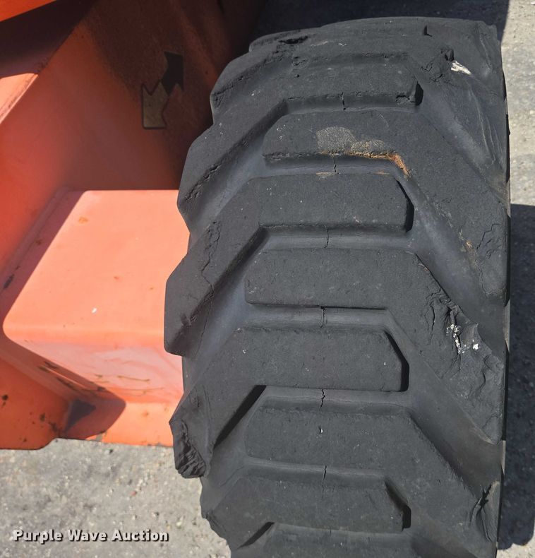 image for item YA1073 2014 JLG boom lift