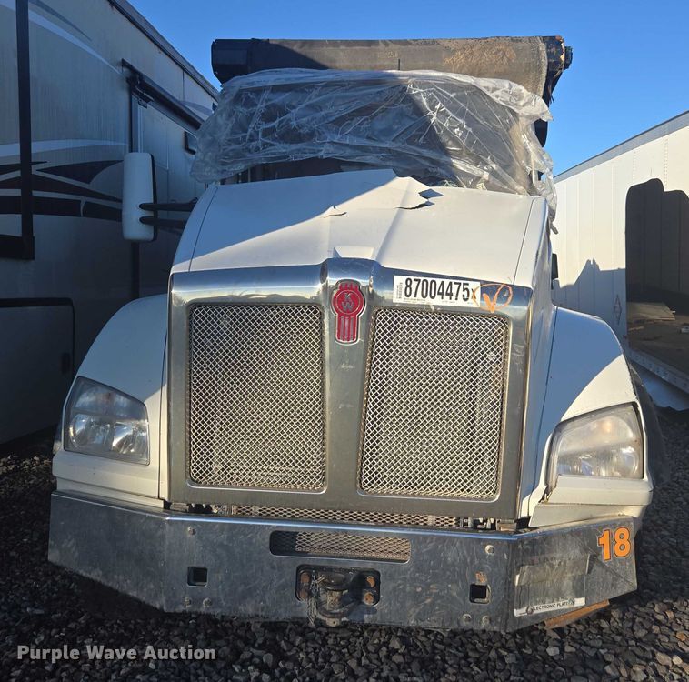 image for item YA1451 2018 Kenworth T880 dump truck