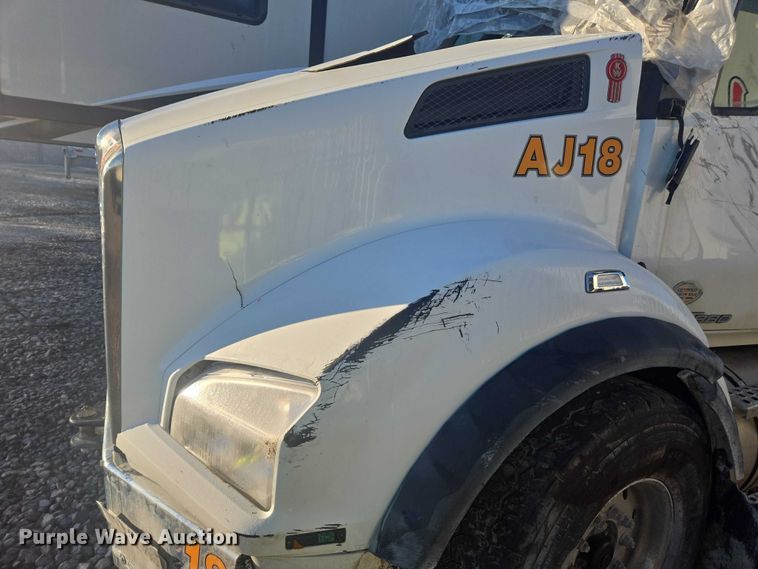 image for item YA1451 2018 Kenworth T880 dump truck