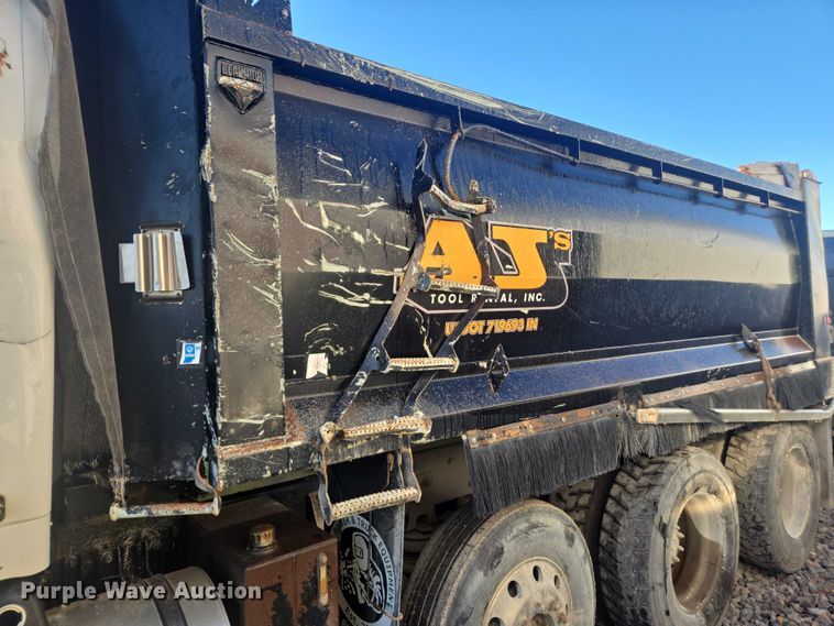 image for item YA1451 2018 Kenworth T880 dump truck