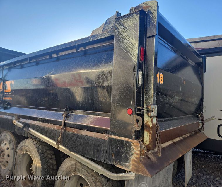 image for item YA1451 2018 Kenworth T880 dump truck