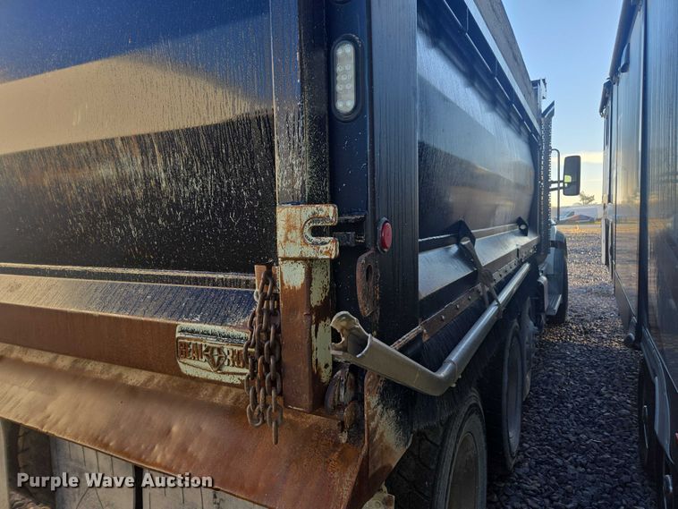 image for item YA1451 2018 Kenworth T880 dump truck