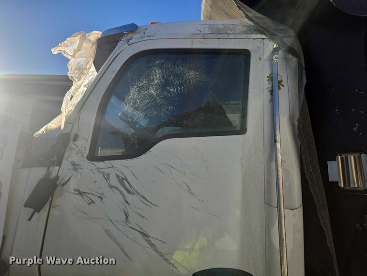 image for item YA1451 2018 Kenworth T880 dump truck