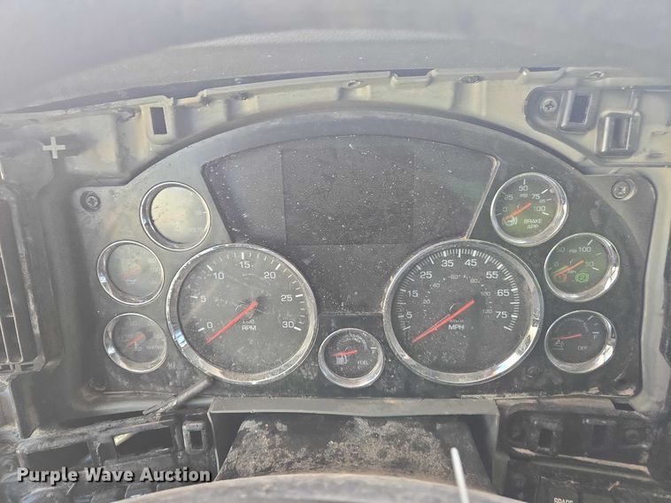 image for item YA1451 2018 Kenworth T880 dump truck