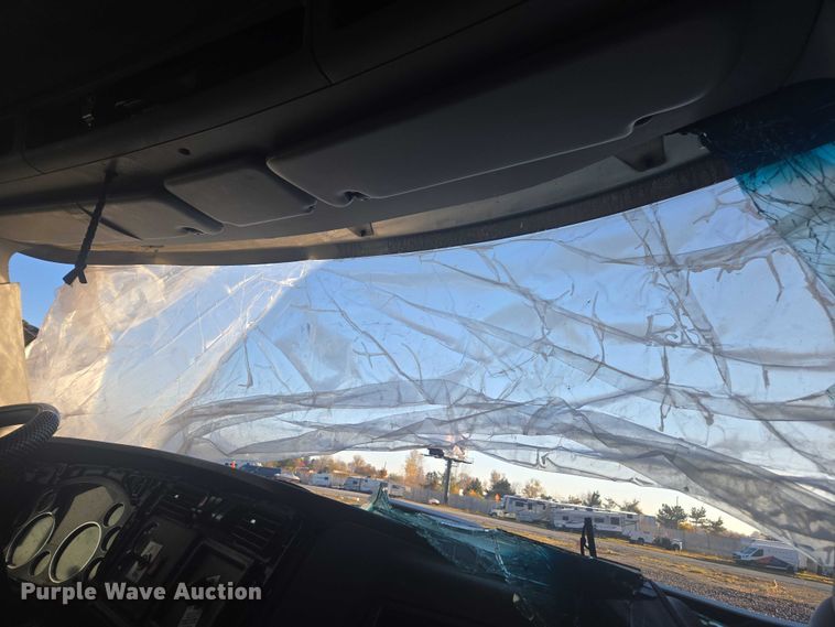 image for item YA1451 2018 Kenworth T880 dump truck