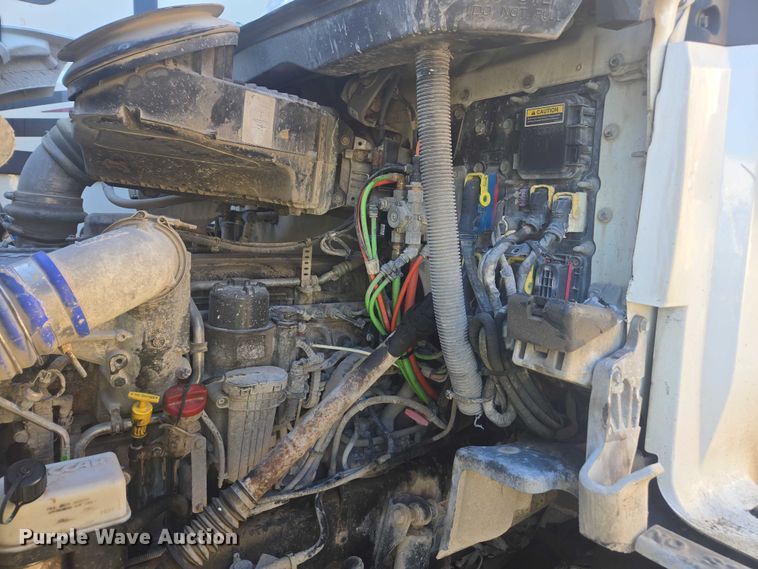 image for item YA1451 2018 Kenworth T880 dump truck