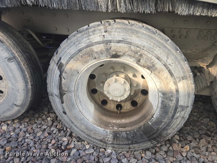 image for item YA1451 2018 Kenworth T880 dump truck