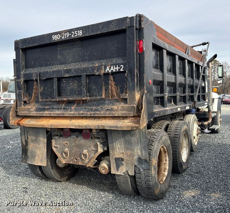 image for item YA1510 2005 International 7500  dump truck