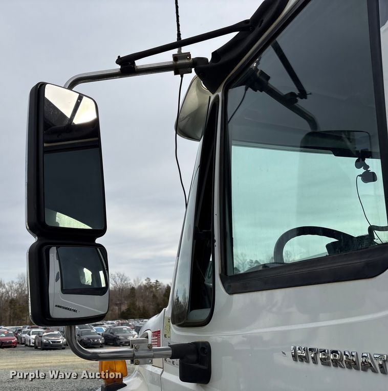 image for item YA1510 2005 International 7500  dump truck