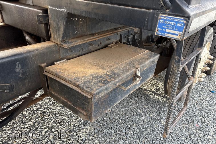 image for item YA1510 2005 International 7500  dump truck