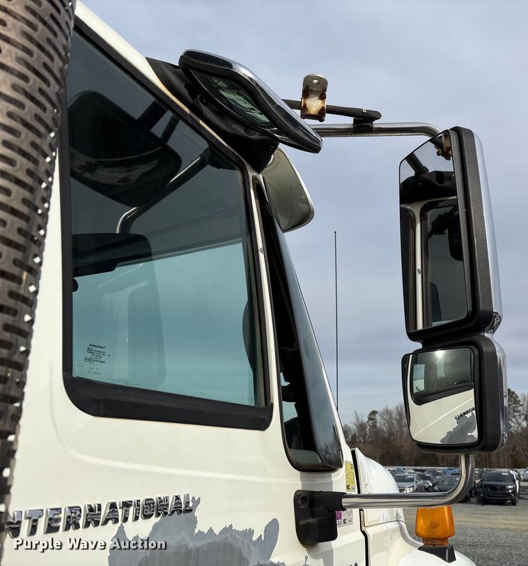 image for item YA1510 2005 International 7500  dump truck