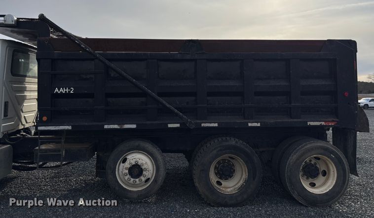 image for item YA1510 2005 International 7500  dump truck