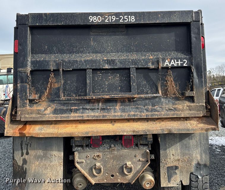 image for item YA1510 2005 International 7500  dump truck