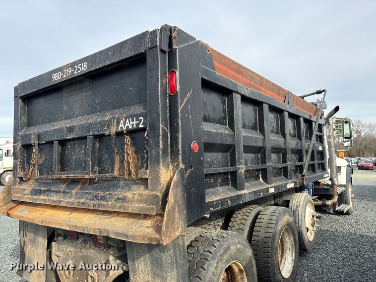image for item YA1510 2005 International 7500  dump truck