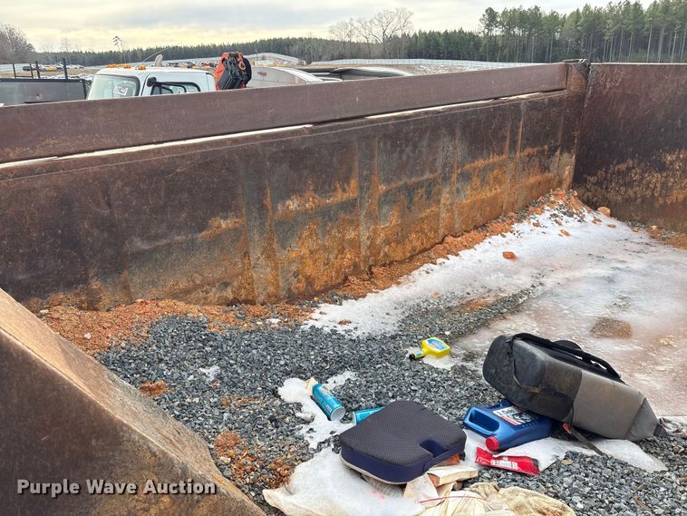 image for item YA1510 2005 International 7500  dump truck