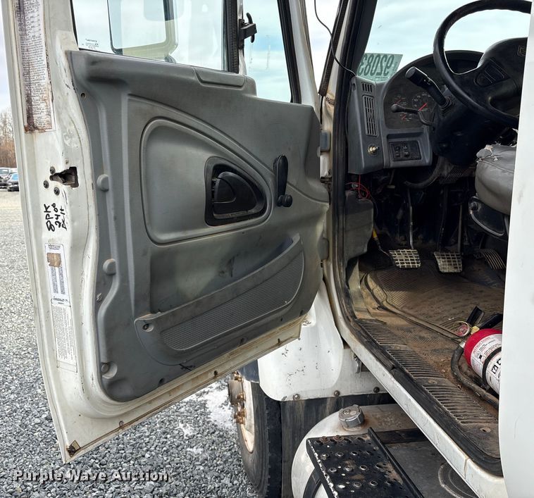 image for item YA1510 2005 International 7500  dump truck