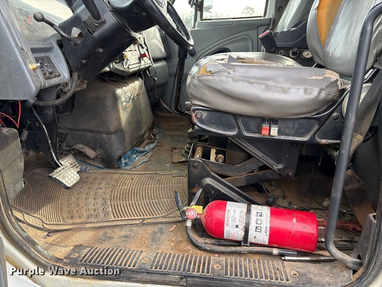 image for item YA1510 2005 International 7500  dump truck