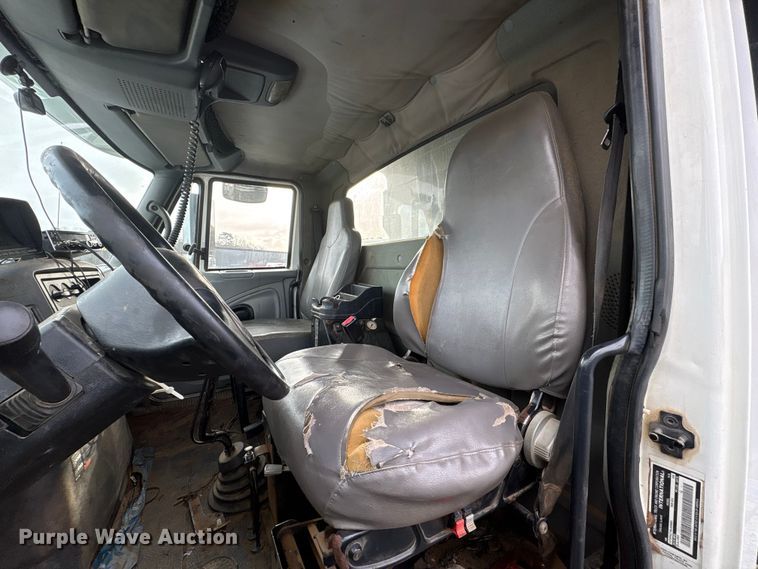 image for item YA1510 2005 International 7500  dump truck