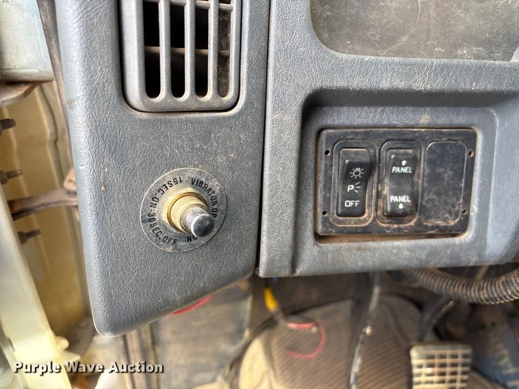 image for item YA1510 2005 International 7500  dump truck