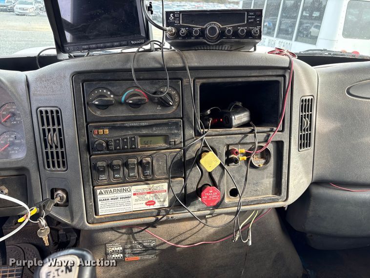 image for item YA1510 2005 International 7500  dump truck