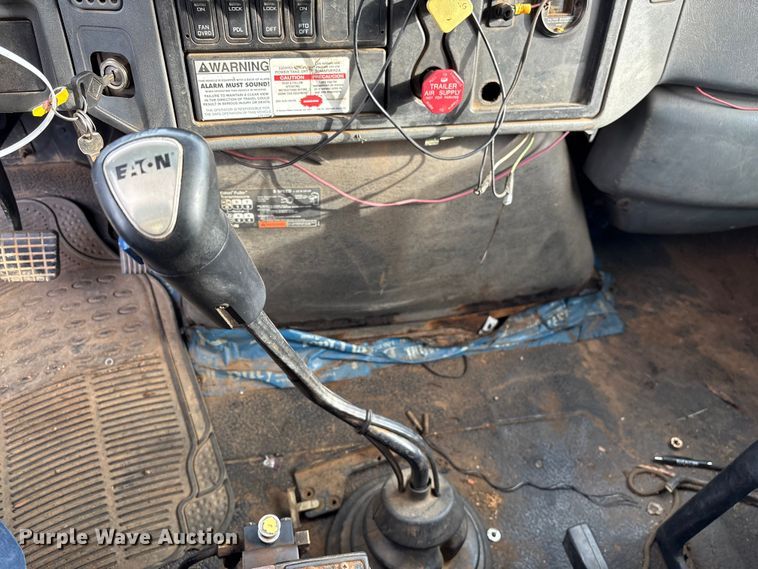 image for item YA1510 2005 International 7500  dump truck