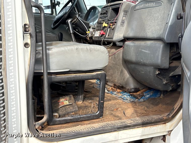 image for item YA1510 2005 International 7500  dump truck