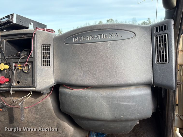 image for item YA1510 2005 International 7500  dump truck