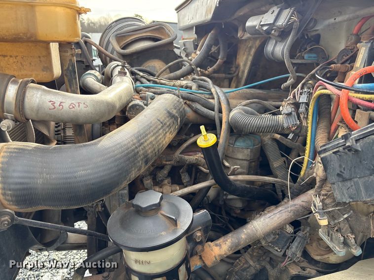 image for item YA1510 2005 International 7500  dump truck