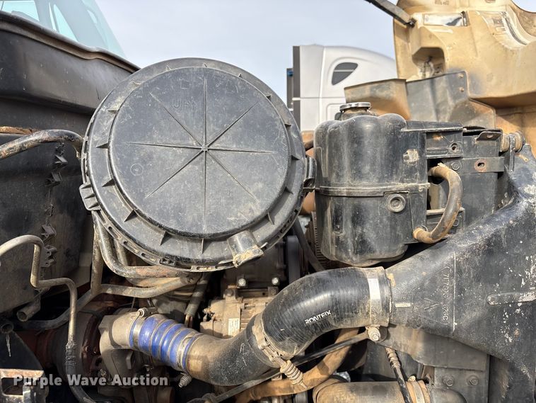 image for item YA1510 2005 International 7500  dump truck