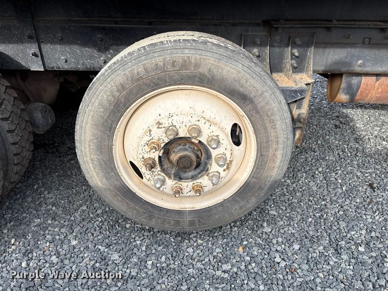 image for item YA1510 2005 International 7500  dump truck