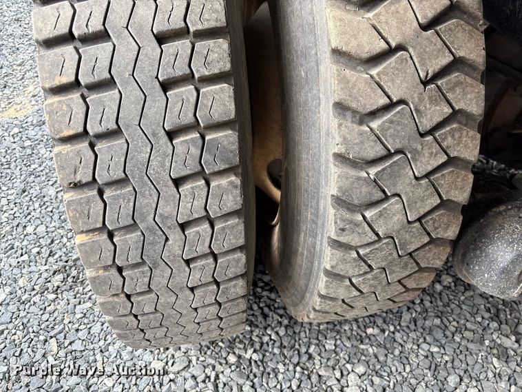 image for item YA1510 2005 International 7500  dump truck