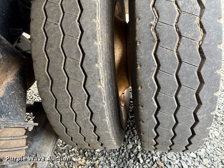 image for item YA1510 2005 International 7500  dump truck