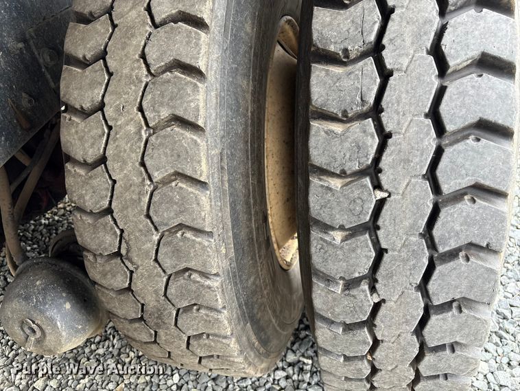 image for item YA1510 2005 International 7500  dump truck