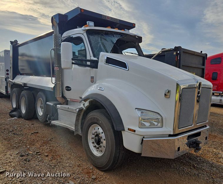 image for item YA1537 2021 Kenworth T880 dump truck