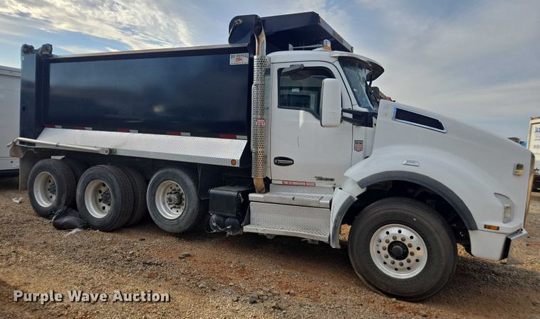 image for item YA1537 2021 Kenworth T880 dump truck