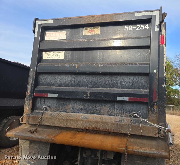 image for item YA1537 2021 Kenworth T880 dump truck