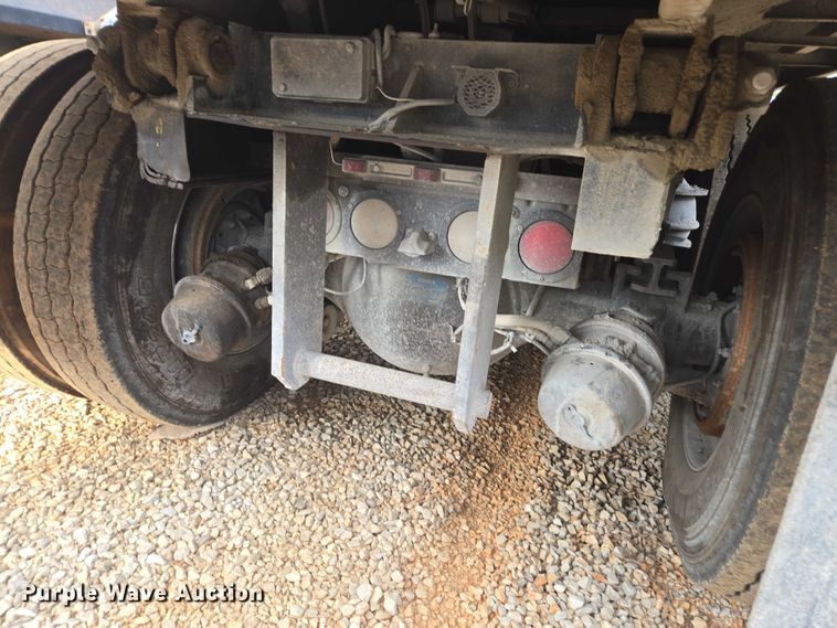 image for item YA1537 2021 Kenworth T880 dump truck