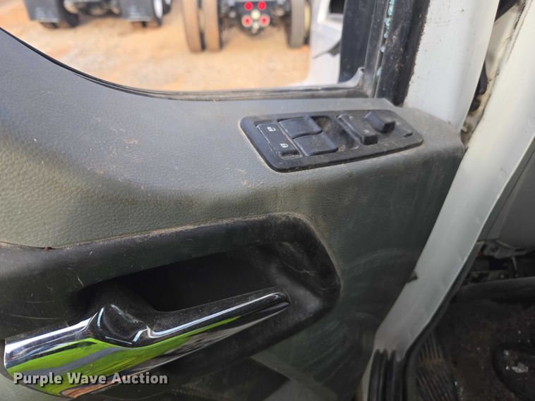 image for item YA1537 2021 Kenworth T880 dump truck